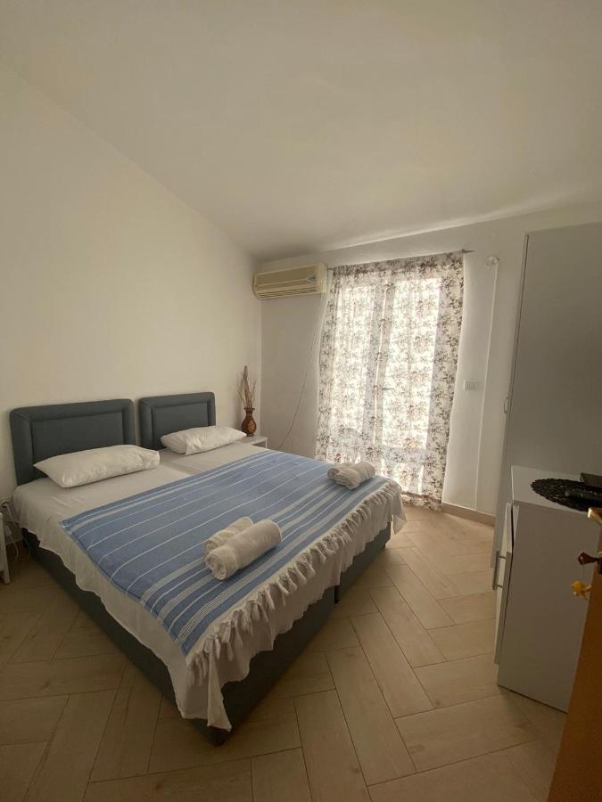 Apartments Aleksandar Sveti Stefan Extérieur photo