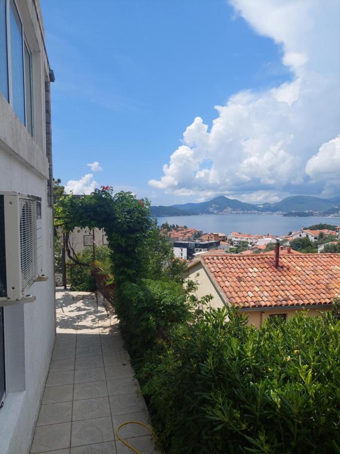 Apartments Aleksandar Sveti Stefan Extérieur photo