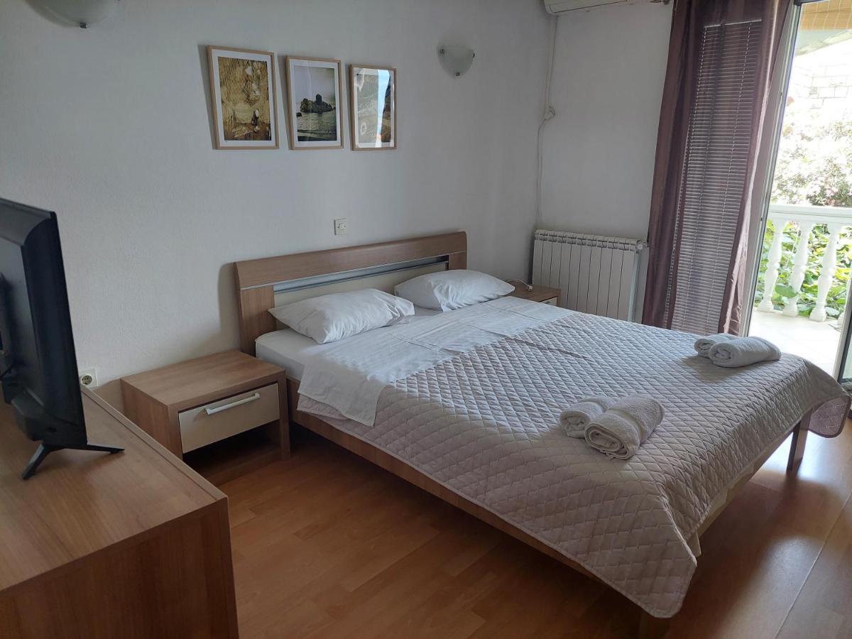 Apartments Aleksandar Sveti Stefan Extérieur photo