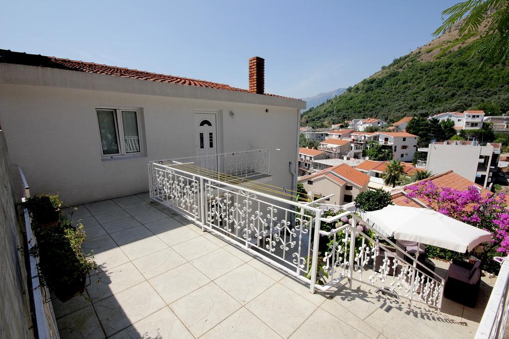 Apartments Aleksandar Sveti Stefan Extérieur photo