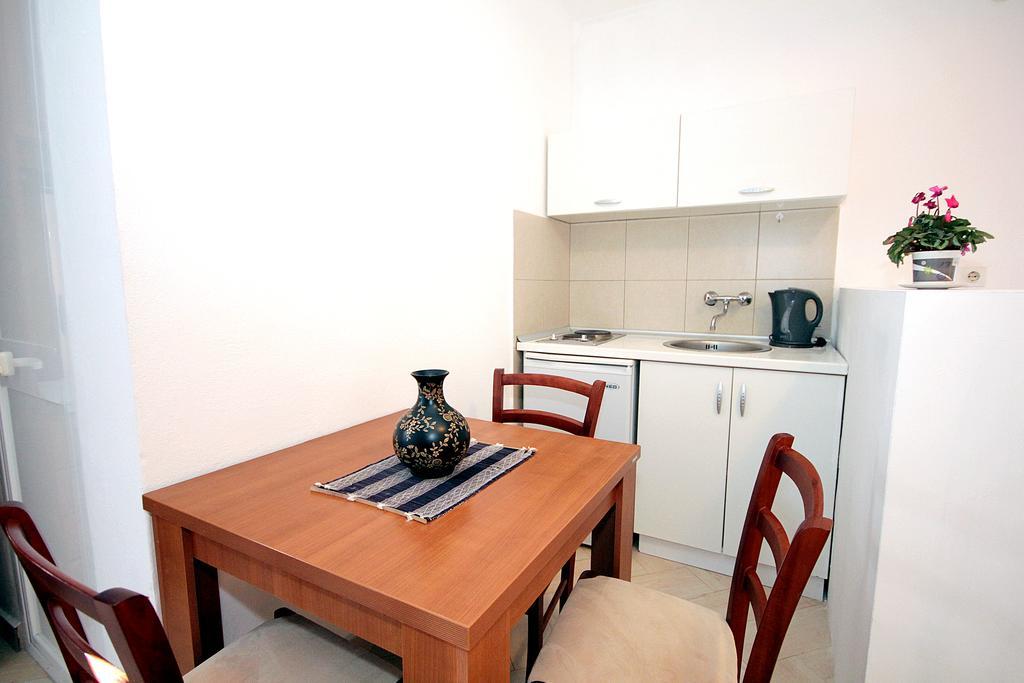 Apartments Aleksandar Sveti Stefan Extérieur photo