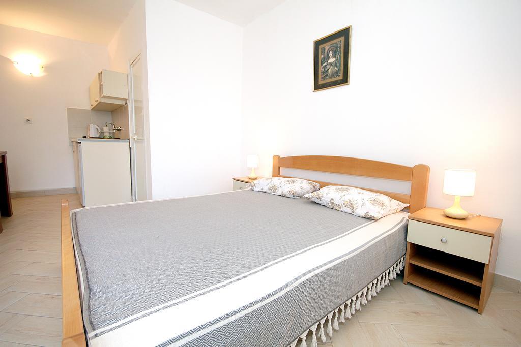 Apartments Aleksandar Sveti Stefan Extérieur photo
