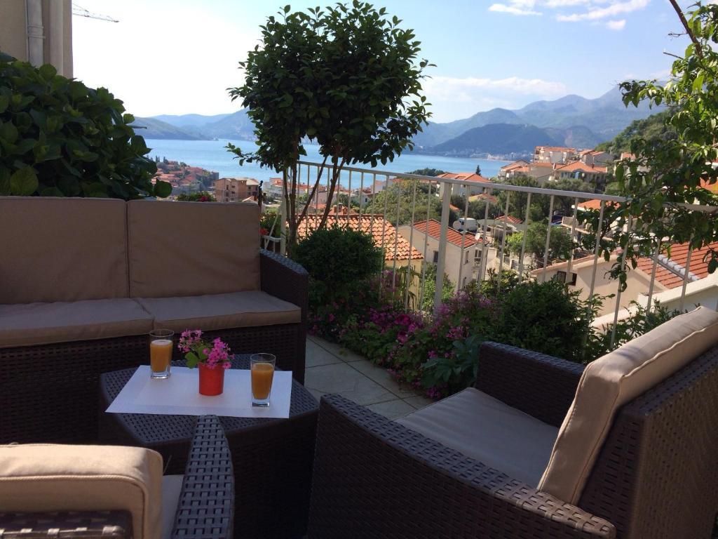 Apartments Aleksandar Sveti Stefan Extérieur photo